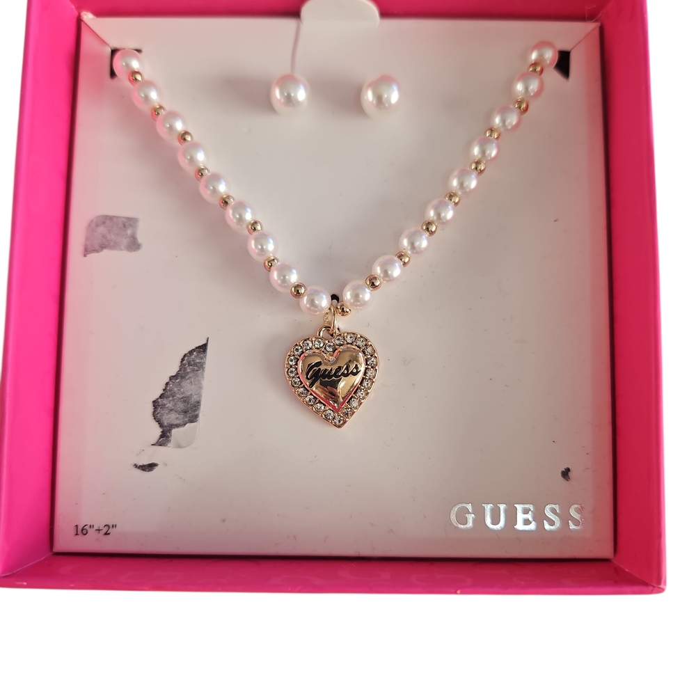 Guess Woman Pearl Beaded Necklace Heart Charm and Earring Set - Gold and White
